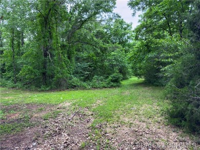 Large Lake Front Lot with 230 ft of Lake Front and 1.3 Acres - photo 6