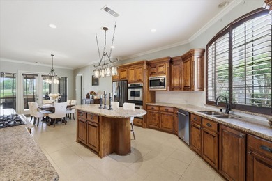 Perfectly positioned on the Bridlewood golf course, this - photo 11