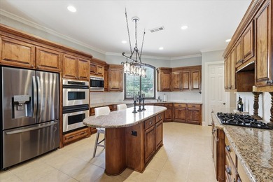 Perfectly positioned on the Bridlewood golf course, this - photo 12