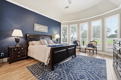 Perfectly positioned on the Bridlewood golf course, this - photo 14