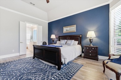 Perfectly positioned on the Bridlewood golf course, this - photo 15