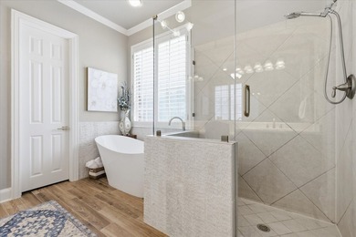 Perfectly positioned on the Bridlewood golf course, this - photo 16