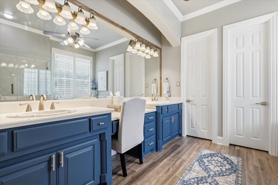 Perfectly positioned on the Bridlewood golf course, this - photo 17