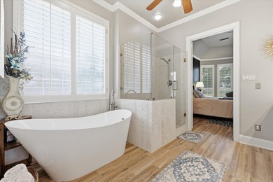 Perfectly positioned on the Bridlewood golf course, this - photo 18