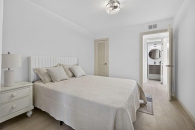 Stunning fully renovated corner-unit condo in a premier 55+ - photo 22