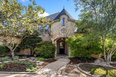 Welcome to this exquisite custom-built Carmen Homes masterpiece - photo 3