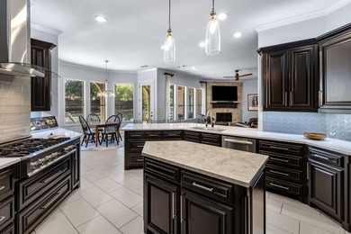 Welcome to this exquisite custom-built Carmen Homes masterpiece - photo 4