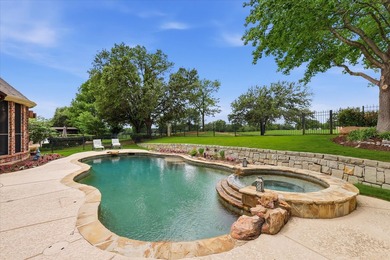 Perfectly positioned on the Bridlewood golf course, this - photo 32