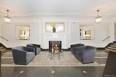 GREAT NECK PLAZA - Welcome to THE WINDSOR @ 21 Barstow Road // - photo 3