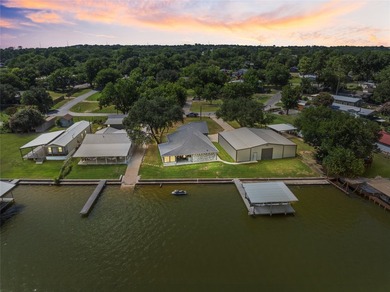 WOW!!! Voted Best Historic Small Town in America for the fifth - photo 4