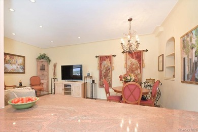 GREAT NECK PLAZA - Welcome to THE WINDSOR @ 21 Barstow Road // - photo 5