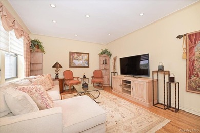 GREAT NECK PLAZA - Welcome to THE WINDSOR @ 21 Barstow Road // - photo 6