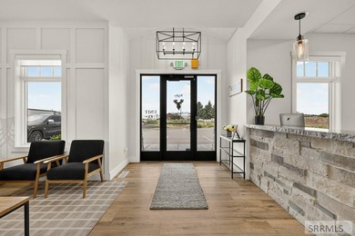 Exceptional opportunity to own a modern, professionally designed - photo 3