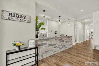 Exceptional opportunity to own a modern, professionally designed - photo 5