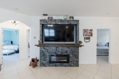 Rare opportunity to own this beautifully maintained 3-bedroom - photo 11
