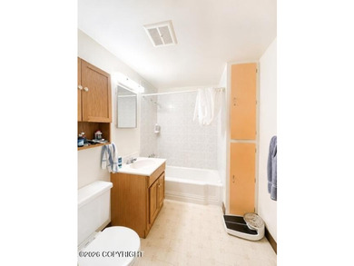 Investment opportunity featuring a well maintained one-bedroom - photo 12