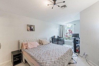 Rare opportunity to own this beautifully maintained 3-bedroom - photo 12
