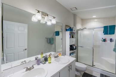 Rare opportunity to own this beautifully maintained 3-bedroom - photo 14