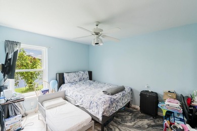 Rare opportunity to own this beautifully maintained 3-bedroom - photo 16