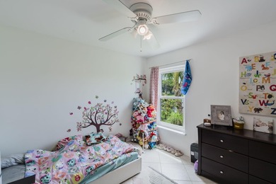Rare opportunity to own this beautifully maintained 3-bedroom - photo 17