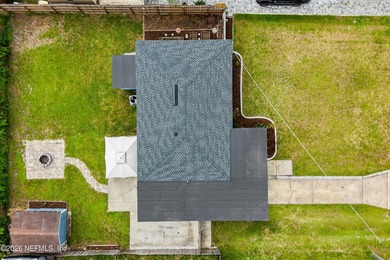Move-In Ready Gem! This 3-bed, 2-bath concrete block home offers - photo 31