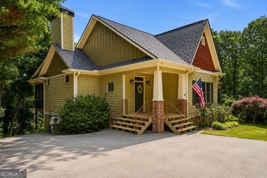 Exceptional craftsman-style Lake Hartwell home offering deep - photo 2