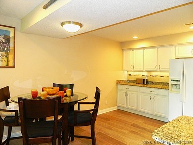 Welcome to your ultimate lake retreat! This stunning 3-bedroom - photo 8