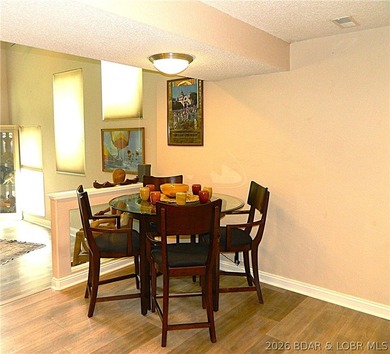 Welcome to your ultimate lake retreat! This stunning 3-bedroom - photo 10