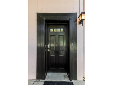 Own a charming, versatile piece of Florida history in the heart - photo 11