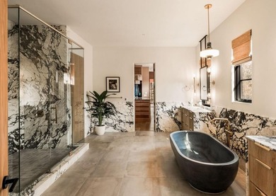 Some homes are designed to be seen. This one was designed to be - photo 15