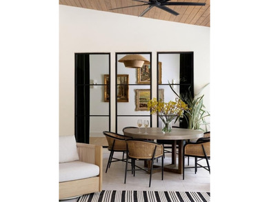 Some homes are designed to be seen. This one was designed to be - photo 19