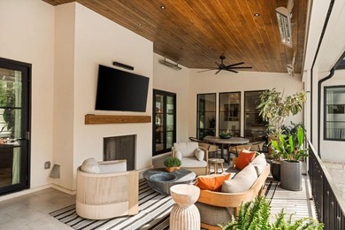 Some homes are designed to be seen. This one was designed to be - photo 20