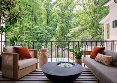 Some homes are designed to be seen. This one was designed to be - photo 21