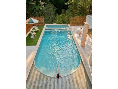 Some homes are designed to be seen. This one was designed to be - photo 22