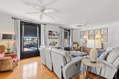 Own a charming, versatile piece of Florida history in the heart - photo 23