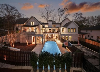 Some homes are designed to be seen. This one was designed to be - photo 23