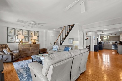 Own a charming, versatile piece of Florida history in the heart - photo 24
