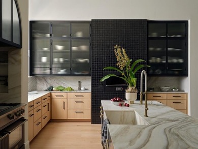 Some homes are designed to be seen. This one was designed to be - photo 25