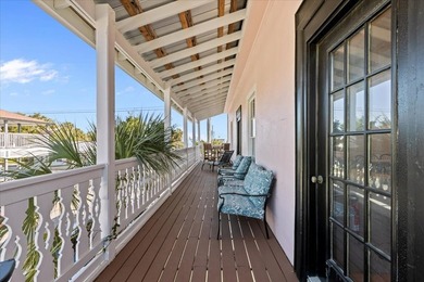 Own a charming, versatile piece of Florida history in the heart - photo 28