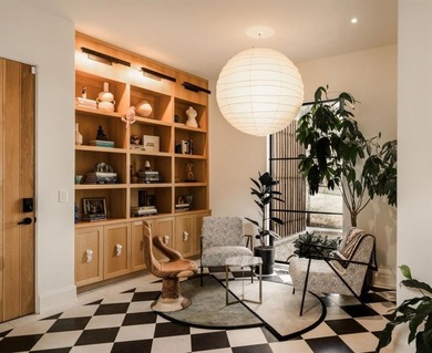 Some homes are designed to be seen. This one was designed to be - photo 28
