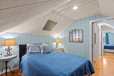 Own a charming, versatile piece of Florida history in the heart - photo 29