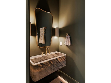 Some homes are designed to be seen. This one was designed to be - photo 34