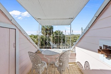 Own a charming, versatile piece of Florida history in the heart - photo 35