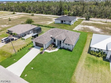Welcome to this beautifully crafted home where modern luxury - photo 35