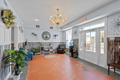 Own a charming, versatile piece of Florida history in the heart - photo 38