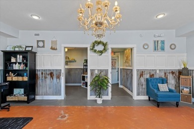 Own a charming, versatile piece of Florida history in the heart - photo 41