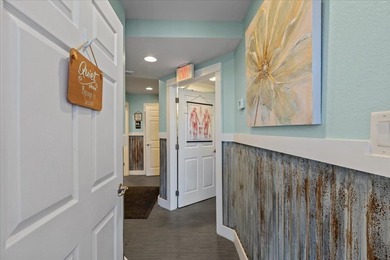 Own a charming, versatile piece of Florida history in the heart - photo 43
