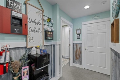 Own a charming, versatile piece of Florida history in the heart - photo 45