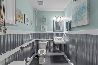 Own a charming, versatile piece of Florida history in the heart - photo 50