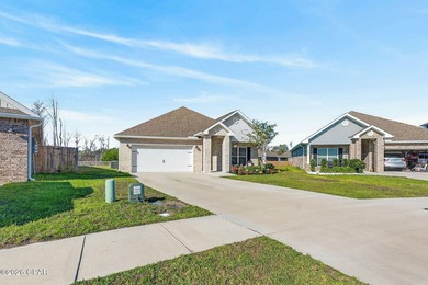 Welcome home! Perfectly maintained and tastefully decorated 2022 - photo 3